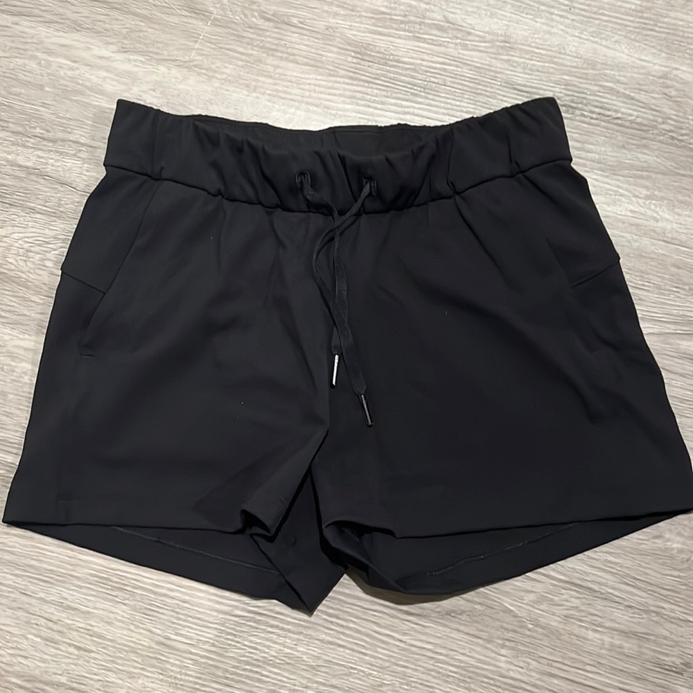 lululemon on the fly short
